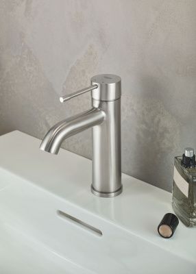 Смеситель для раковины GROHE Essence с донным клапаном, S-Size, суперсталь (24171DC1)