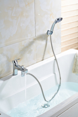 Смеситель Rossinka S35-38 на борт ванны на 1 отверстие